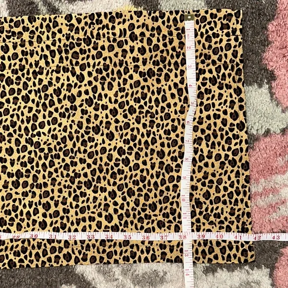 Leopard Print Curtain Valance - Picture 2 of 4